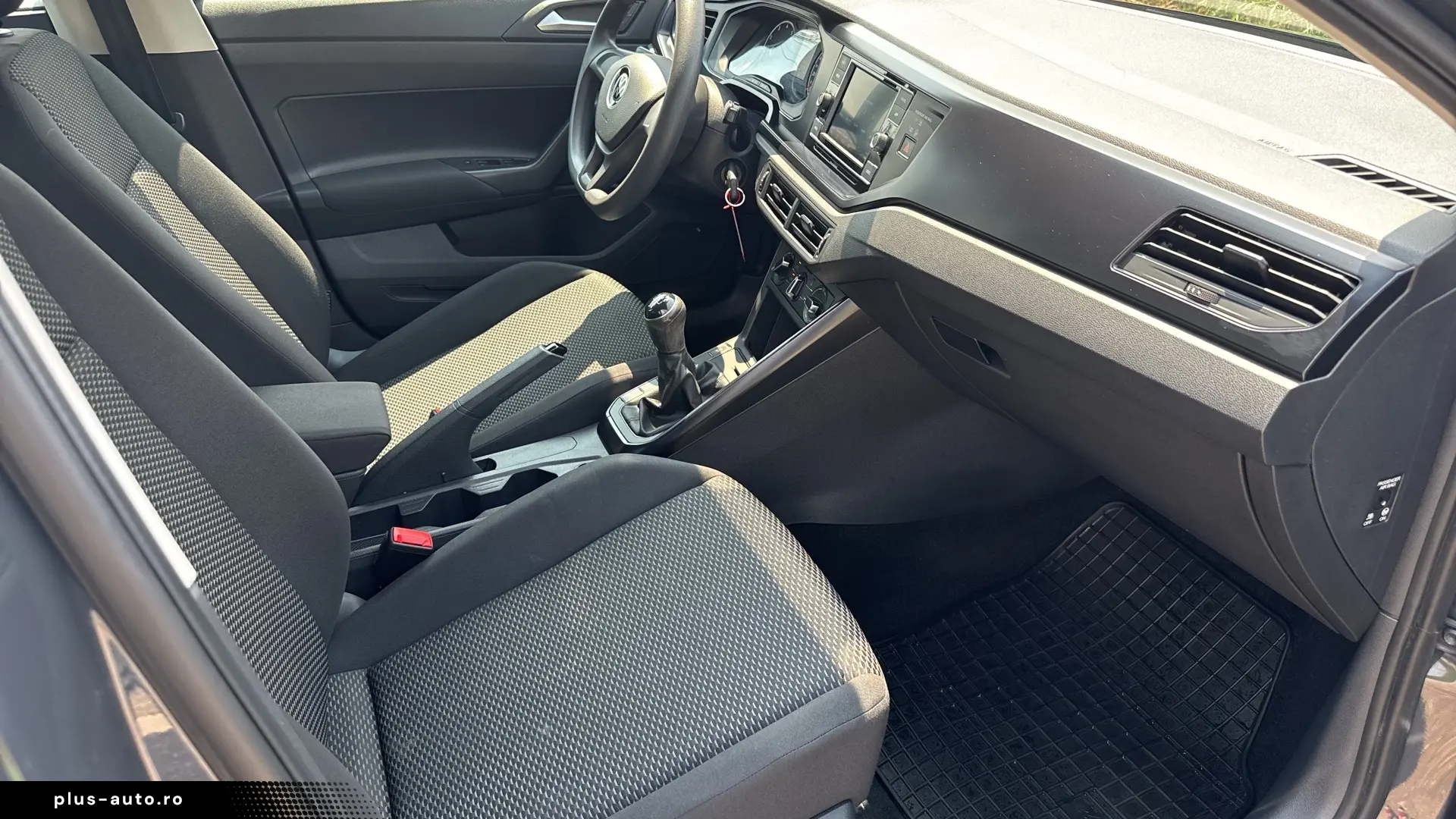 VW Polo Trendline 1.0 4 usi