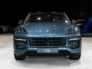PORSCHE Cayenne Coupe GTS Individual 360 PCCB Burmester