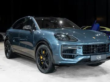 PORSCHE Cayenne Coupe GTS Individual 360 PCCB Burmester
