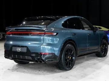 PORSCHE Cayenne Coupe GTS Individual 360 PCCB Burmester
