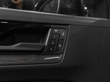 PORSCHE Cayenne Coupe GTS Individual 360 PCCB Burmester