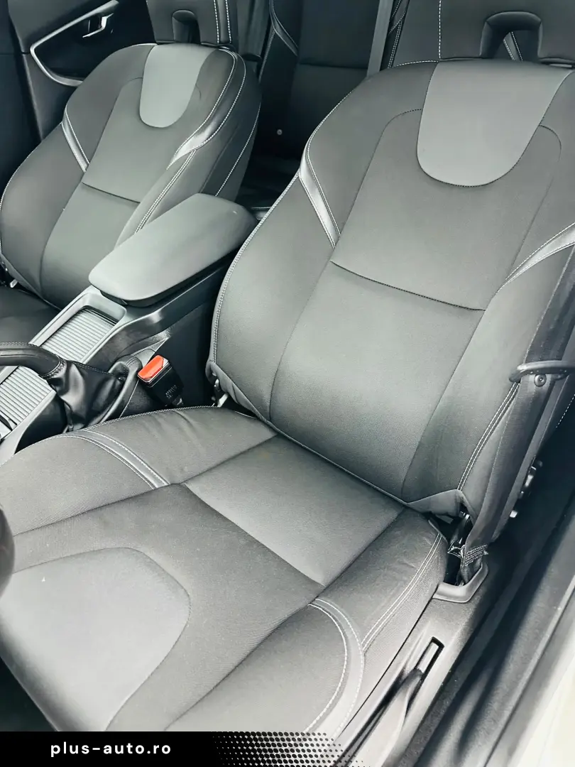 VOLVO V40 2017 2.0D E6 Garantie 12 Luni Rate Avans 0 Doar Cu