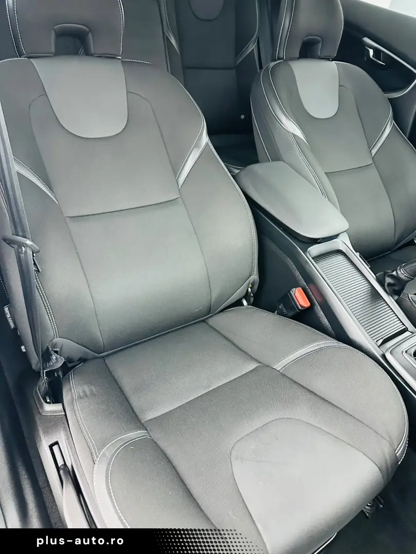 VOLVO V40 2017 2.0D E6 Garantie 12 Luni Rate Avans 0 Doar Cu