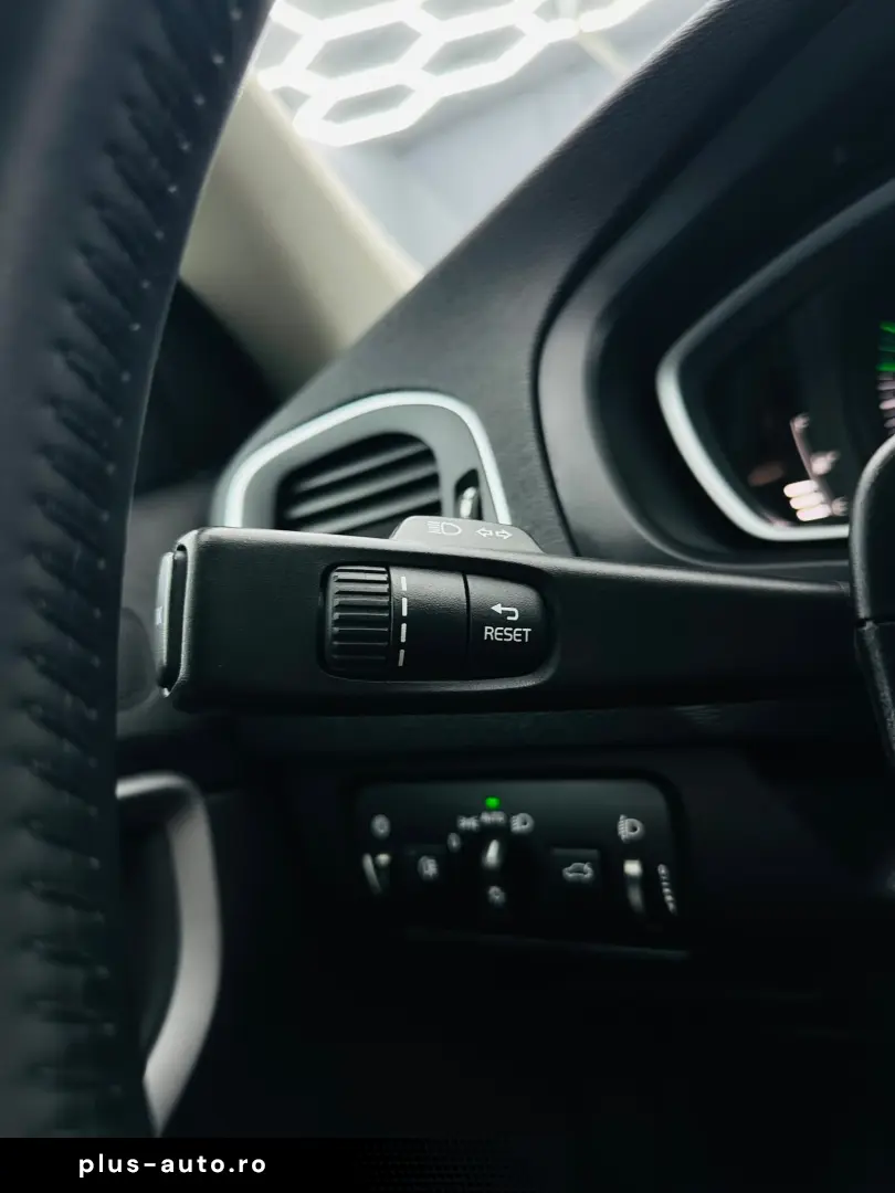 VOLVO V40 2017 2.0D E6 Garantie 12 Luni Rate Avans 0 Doar Cu