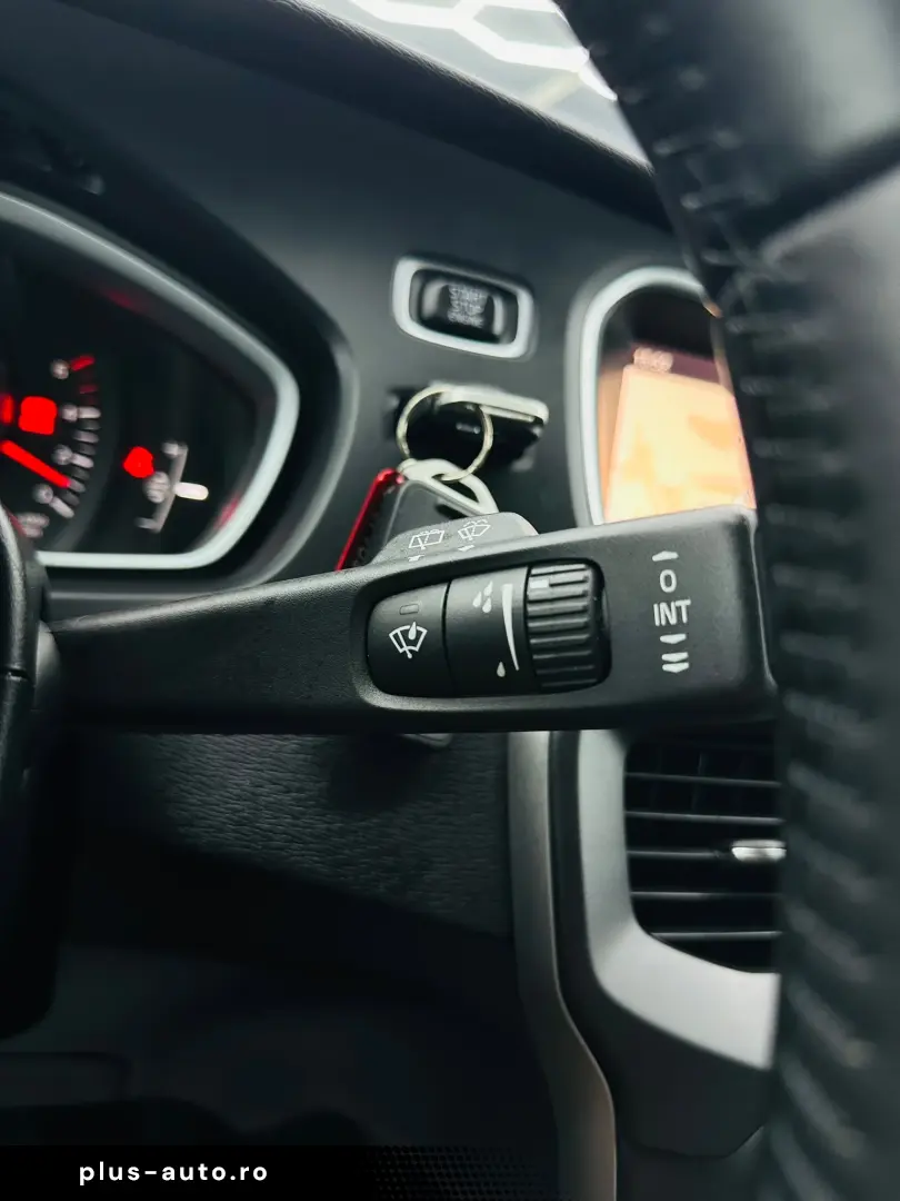 VOLVO V40 2017 2.0D E6 Garantie 12 Luni Rate Avans 0 Doar Cu