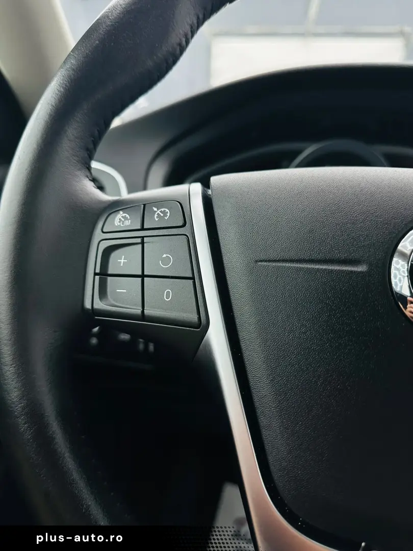 VOLVO V40 2017 2.0D E6 Garantie 12 Luni Rate Avans 0 Doar Cu