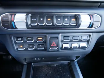 BAW 212 4 x4 Diesel Automatik GSD Metallic ALU