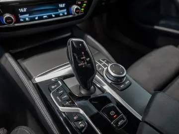 BMW 545 e xDrive M-Sport AHK LED ACC W-LAN NAVI SHZ