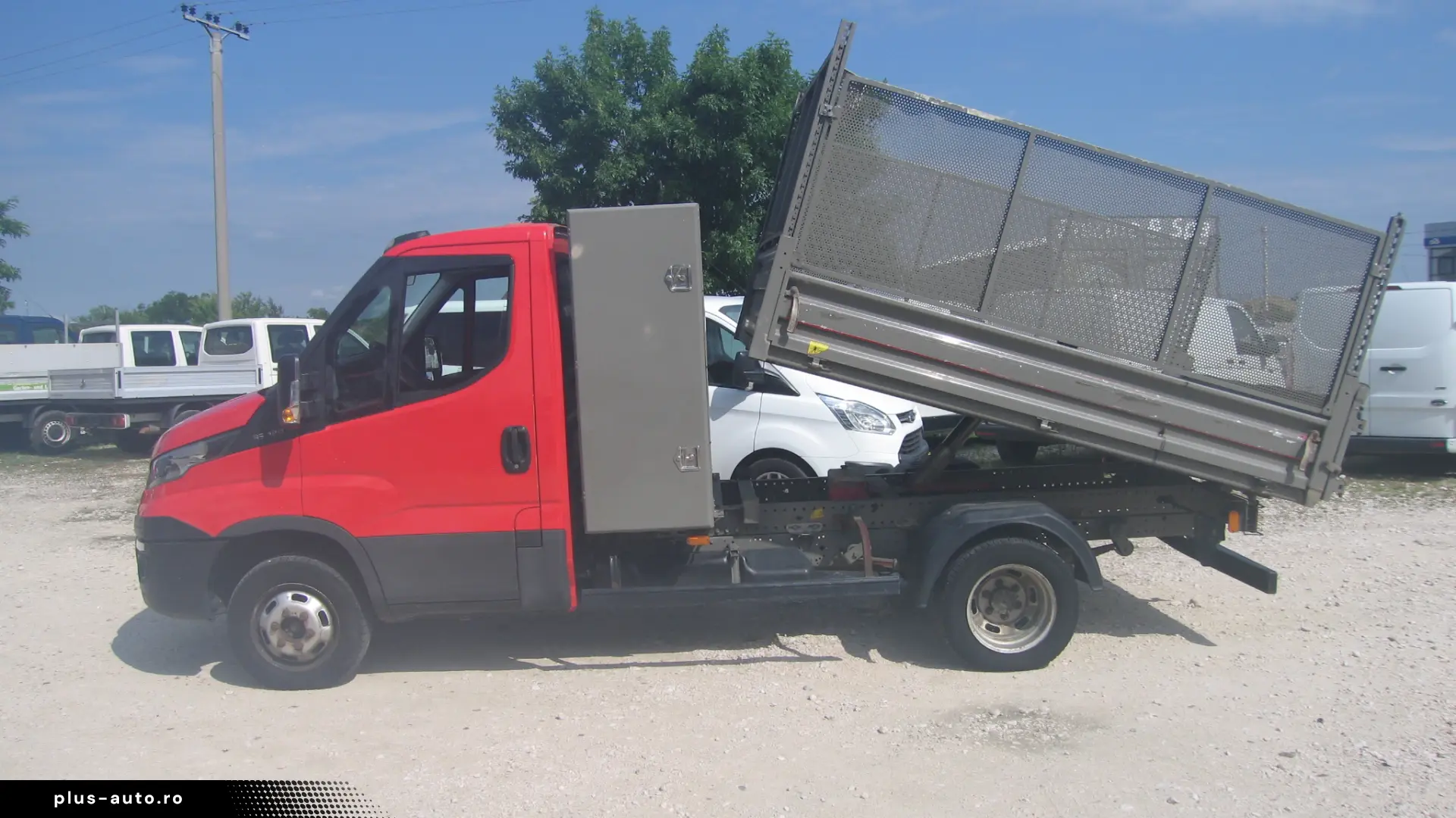 VAND  IVECO DAILY 3 LOC. BASCULABIL   AC. 2018.