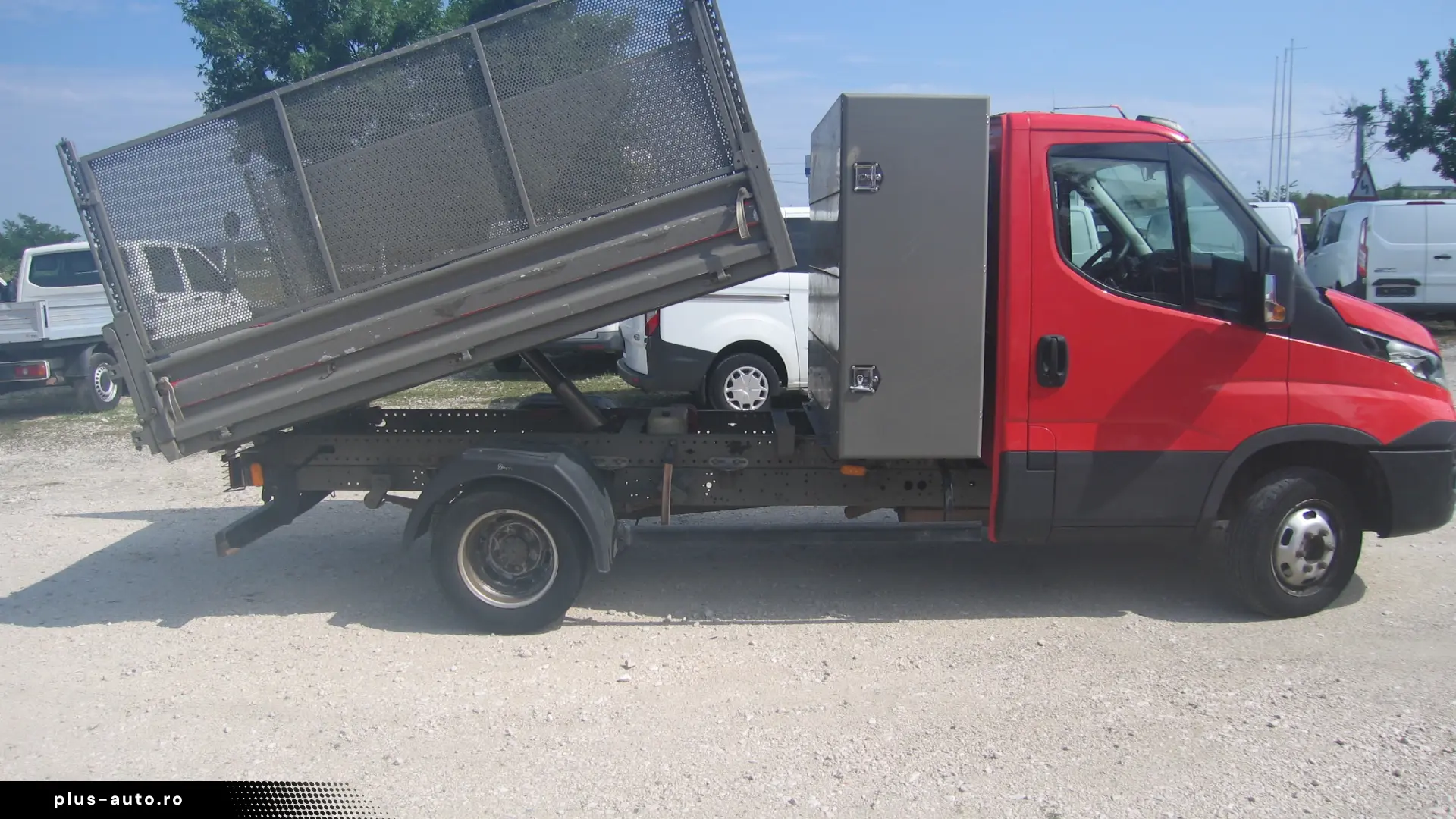 VAND  IVECO DAILY 3 LOC. BASCULABIL   AC. 2018.