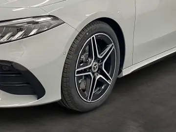 Mercedes-Benz A 250 4M Special Edition AMG LED AHK Night PTS