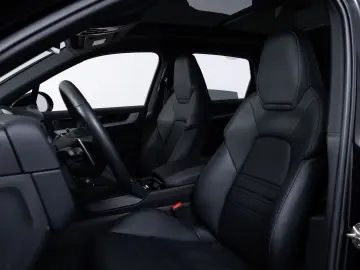PORSCHE Cayenne E-Hybrid  PANO LUFT BOSE ACC 18-WEGE 21
