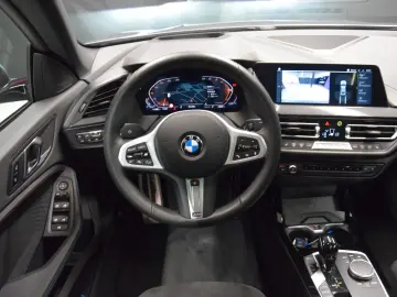 BMW 218 i M Sport Gran Coupé HuD Pano Schale ACC