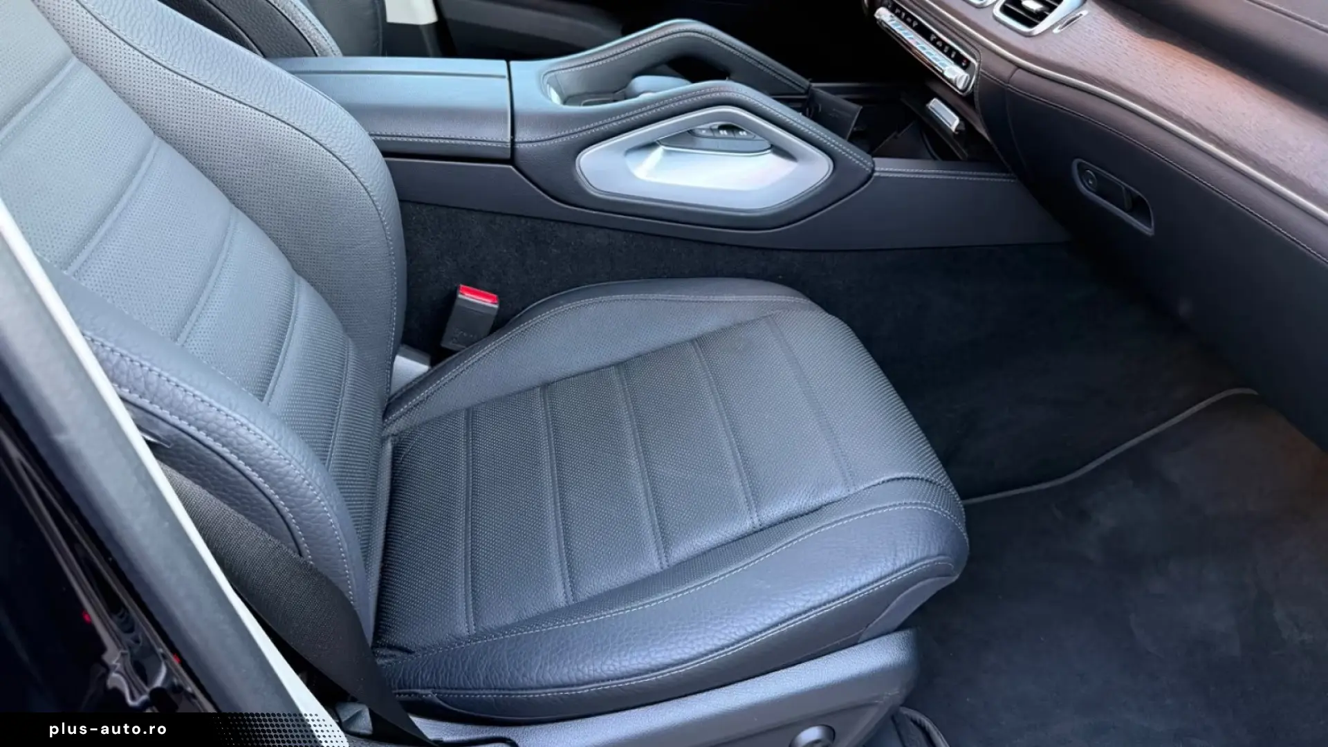 Mercedes-Benz GLE 350e 4M AMG   Finanțare Leasing