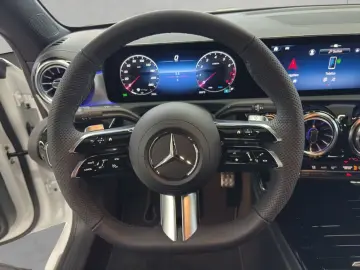 Mercedes-Benz CLA 180 AMG Special Edition Night