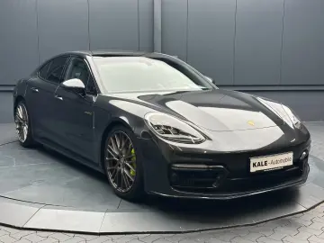 Porsche Panamera 4 E-Hybrid Platinum Edition CARBON