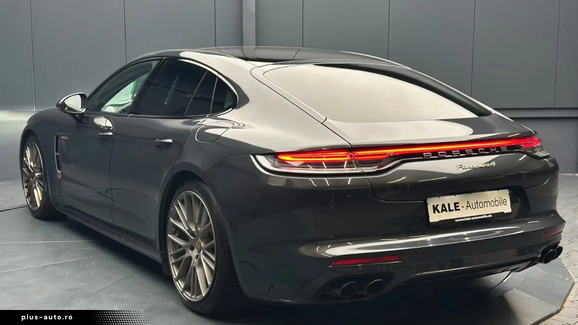 Porsche Panamera 4 E-Hybrid Platinum Edition CARBON