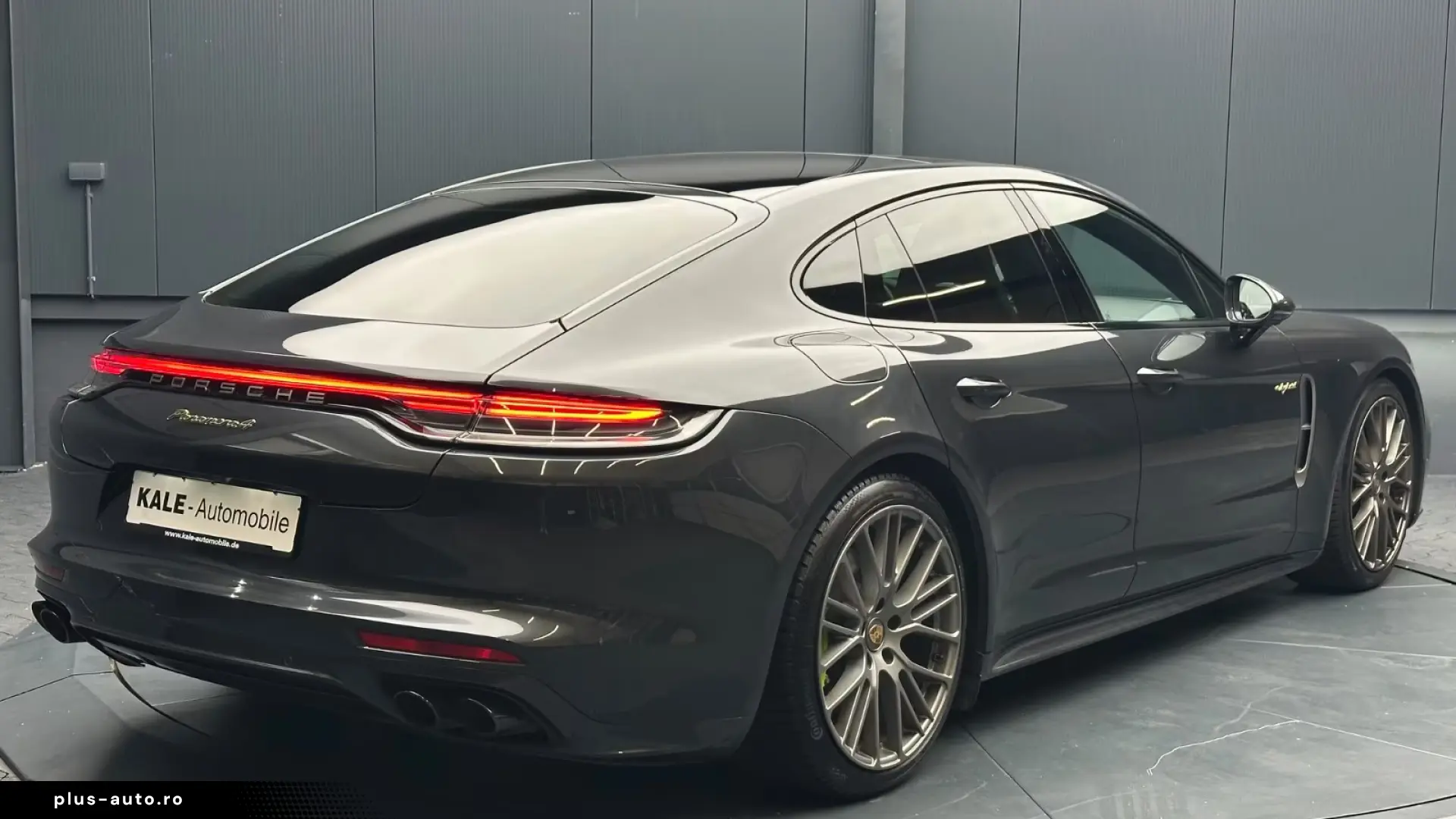 Porsche Panamera 4 E-Hybrid Platinum Edition CARBON