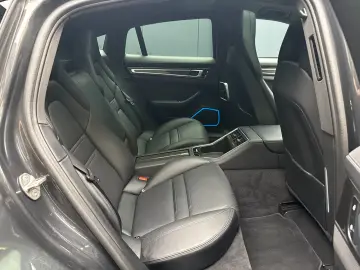 Porsche Panamera 4 E-Hybrid Platinum Edition CARBON