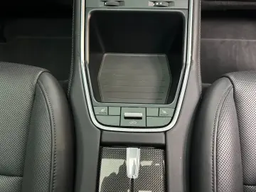 Porsche Panamera 4 E-Hybrid Platinum Edition CARBON