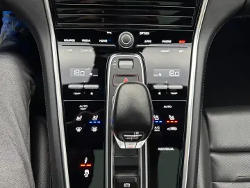 Porsche Panamera 4 E-Hybrid Platinum Edition CARBON