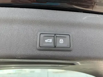 AUDI A6 Avant 45 TDI S-TR QU DESIGN LED NAVI ACC SHZ