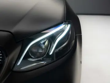 Mercedes Benz E400 4matic COUPE