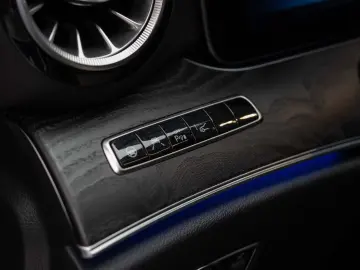 Mercedes Benz E400 4matic COUPE