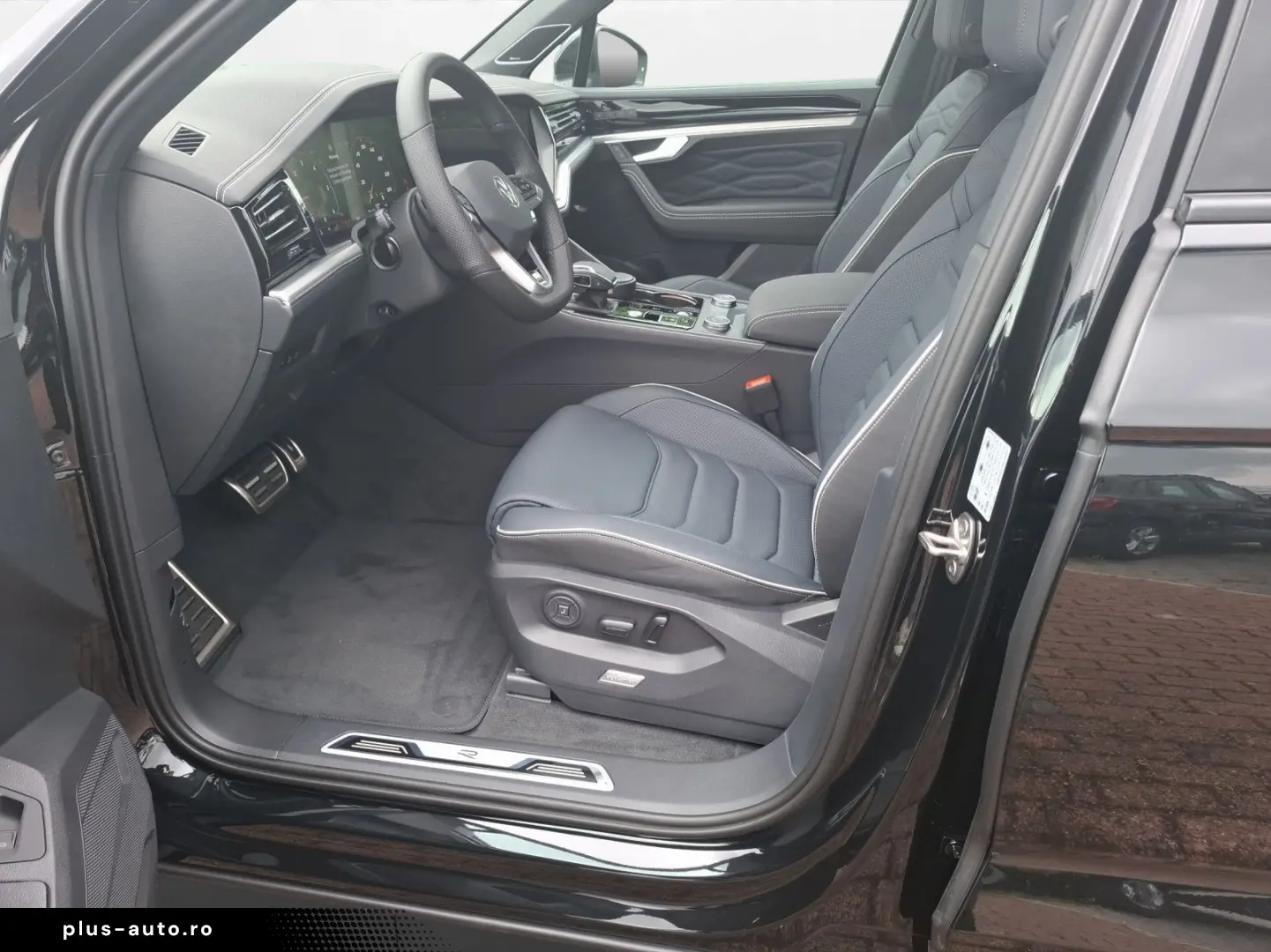 VW Touareg R-Line 3 0 l V6 286 PS   HUD   DYNAUDIO