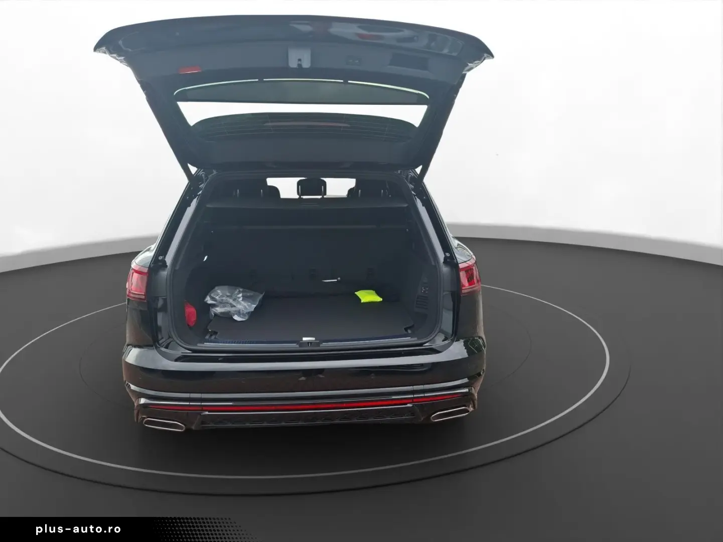 VW Touareg R-Line 3 0 l V6 286 PS   HUD   DYNAUDIO