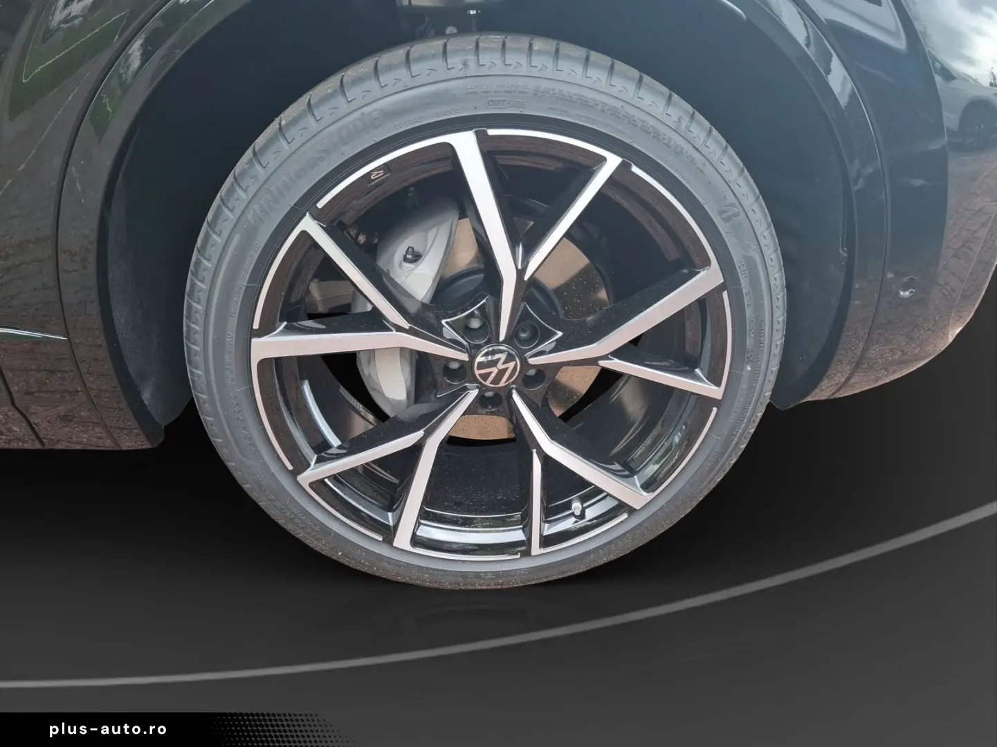 VW Touareg R-Line 3 0 l V6 286 PS   HUD   DYNAUDIO
