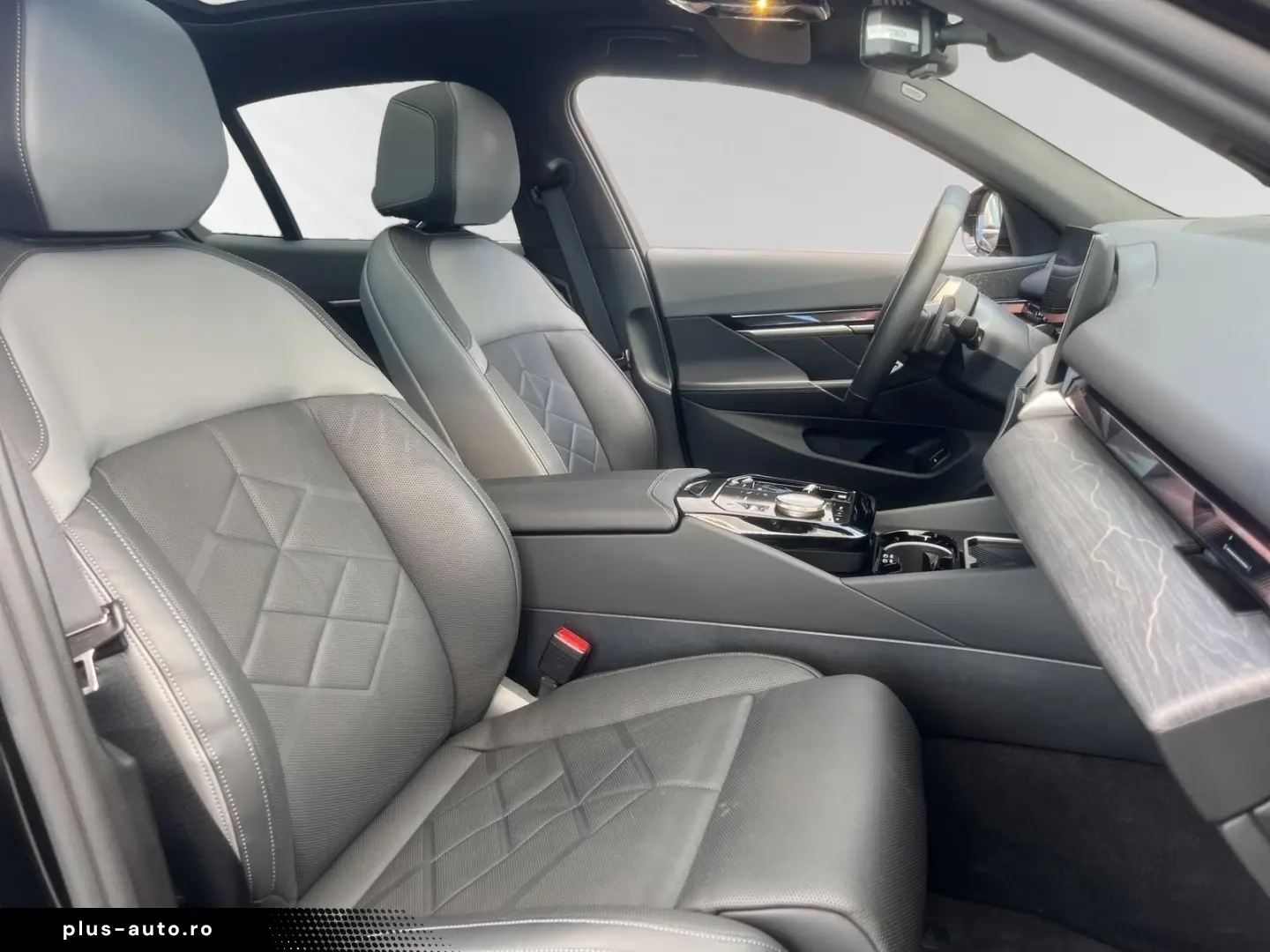 BMW 550e xDrive Inkl. € 1.190 Zubehörbonus M Sport A