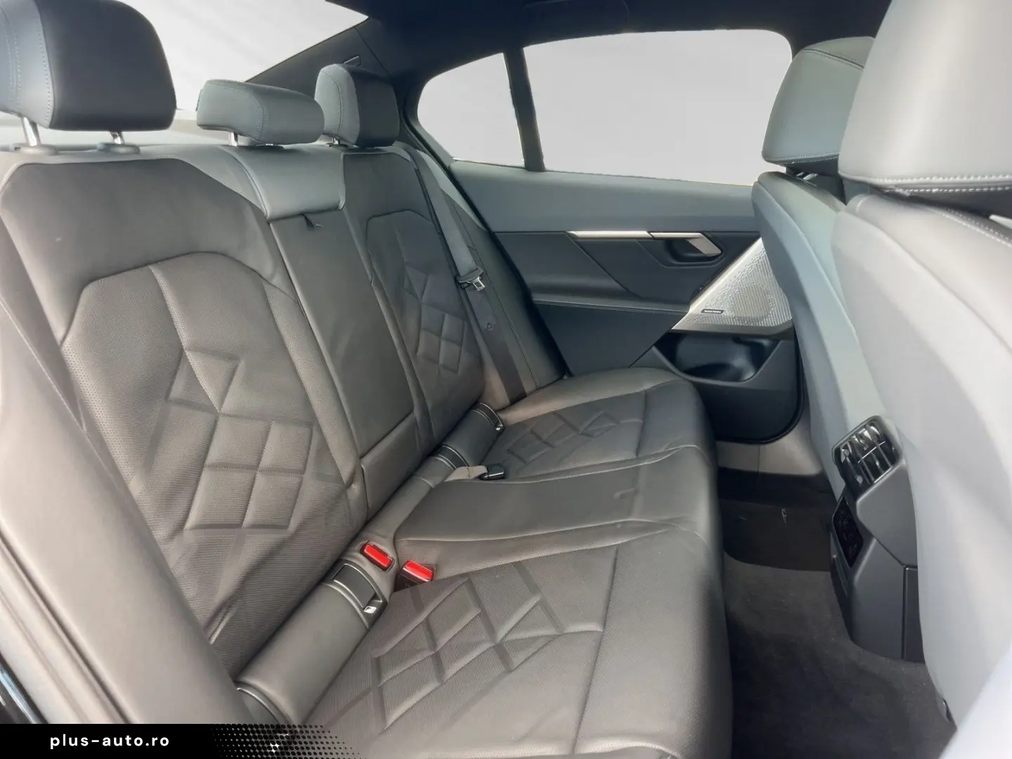 BMW 550e xDrive Inkl. € 1.190 Zubehörbonus M Sport A