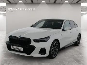 BMW 550e xDrive Lim. M Sport Pro Komf-Sitze B&W Pano