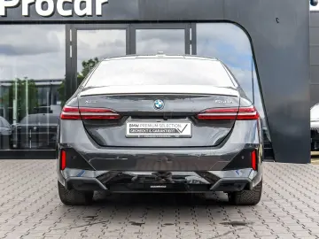 BMW 550e xDrive M Sport HUD PANO ACC AHK 360 KAM LM