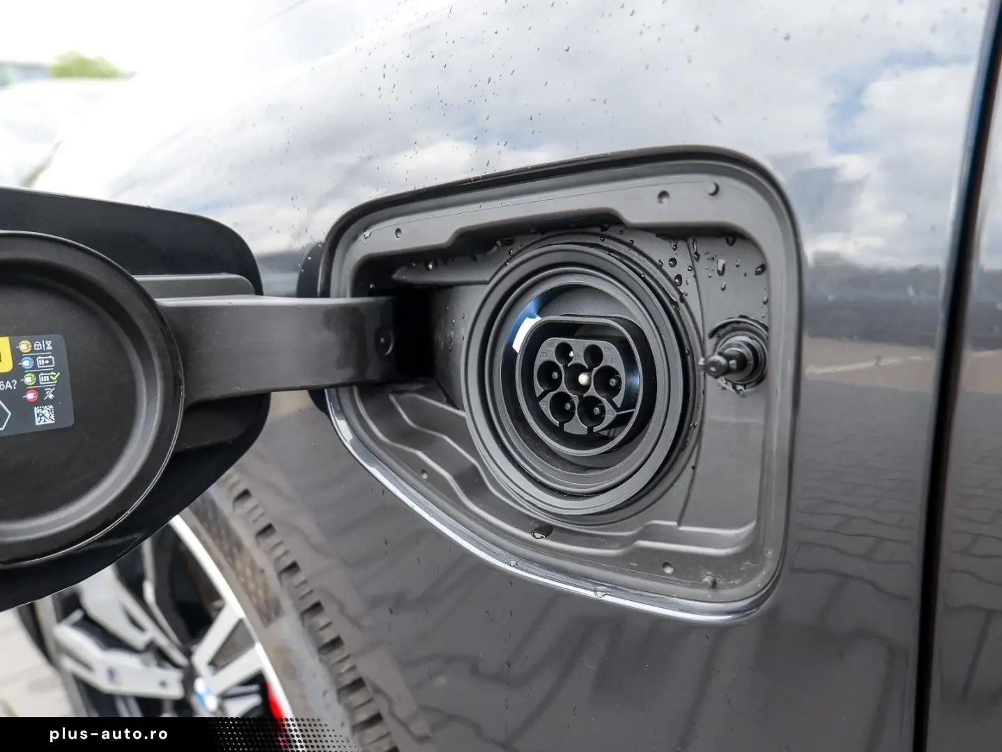 BMW 550e xDrive M Sport HUD PANO ACC AHK 360 KAM LM
