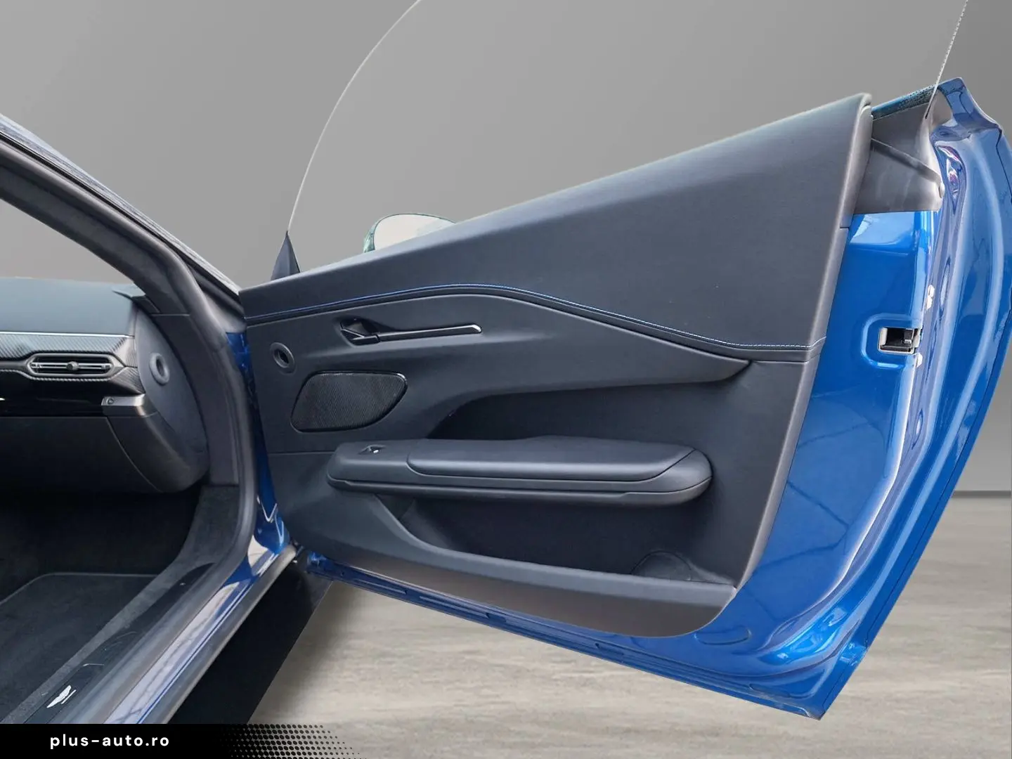 ASTON MARTIN Vantage Plasma Blue   Onyx Black