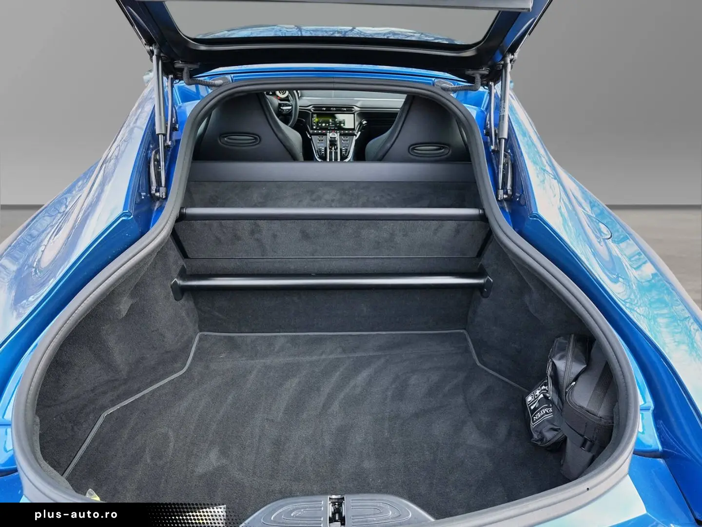 ASTON MARTIN Vantage Plasma Blue   Onyx Black