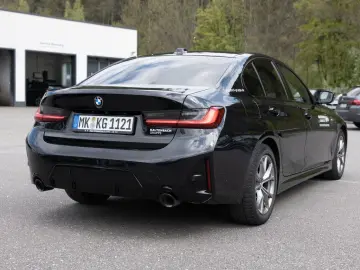 BMW 320d xDrive M-Sport FACEL. LED ACC NAVI SHZ PDC