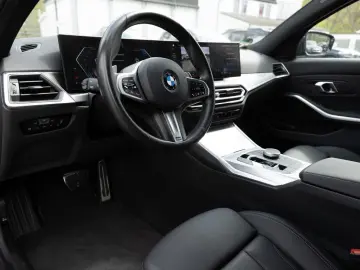 BMW 320d xDrive M-Sport FACEL. LED ACC NAVI SHZ PDC