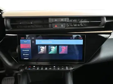 ALFA ROMEO Junior-e 54 kWh LED CARPLAY KAMERA ACC 18
