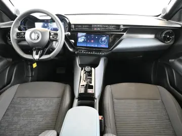 ALFA ROMEO Junior-e 54 kWh LED CARPLAY KAMERA ACC 18