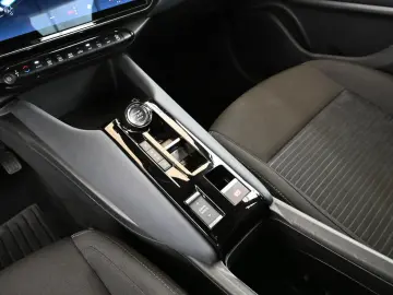 ALFA ROMEO Junior-e 54 kWh LED CARPLAY KAMERA ACC 18