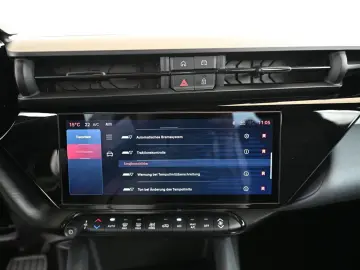 ALFA ROMEO Junior-e 54 kWh LED CARPLAY KAMERA ACC 18