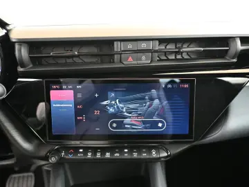 ALFA ROMEO Junior-e 54 kWh LED CARPLAY KAMERA ACC 18
