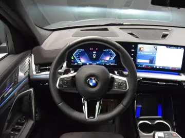 BMW X2 20d xDrive M Sport 360  Pano HuD AHK h k ACC