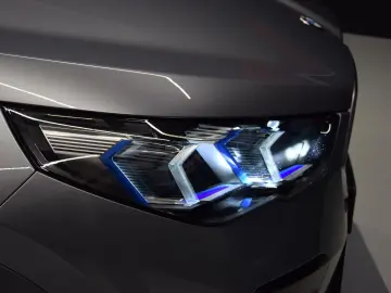 BMW X2 20d xDrive M Sport 360  Pano HuD AHK h k ACC