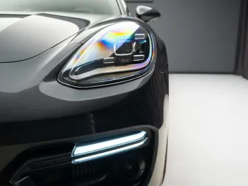 Porsche Panamera Sport Turismo 4 E-Hybrid