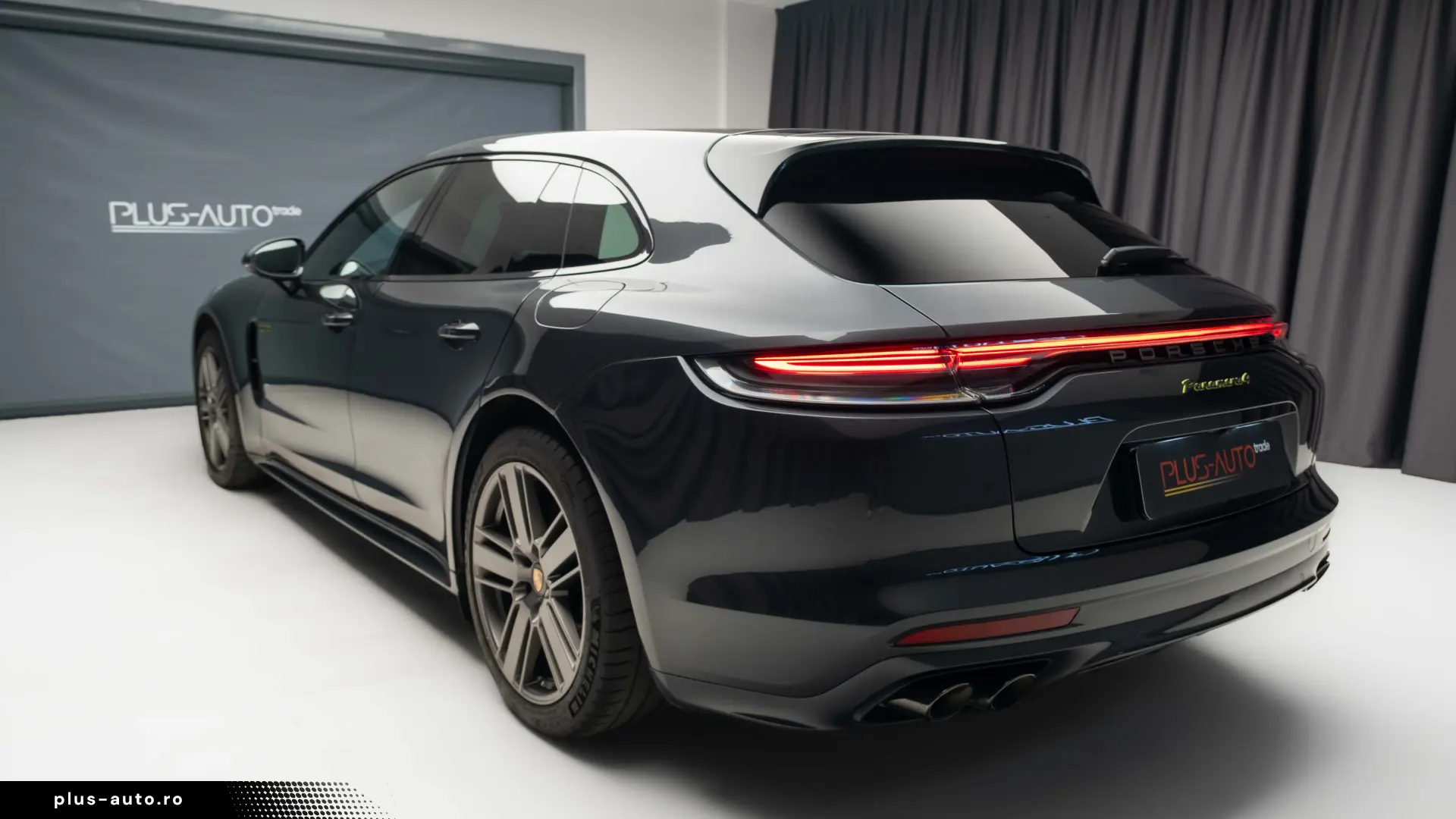 Porsche Panamera Sport Turismo 4 E-Hybrid