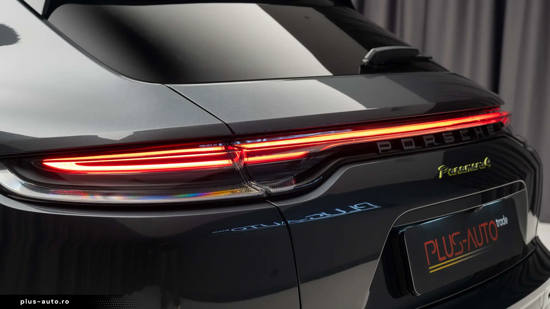 Porsche Panamera Sport Turismo 4 E-Hybrid